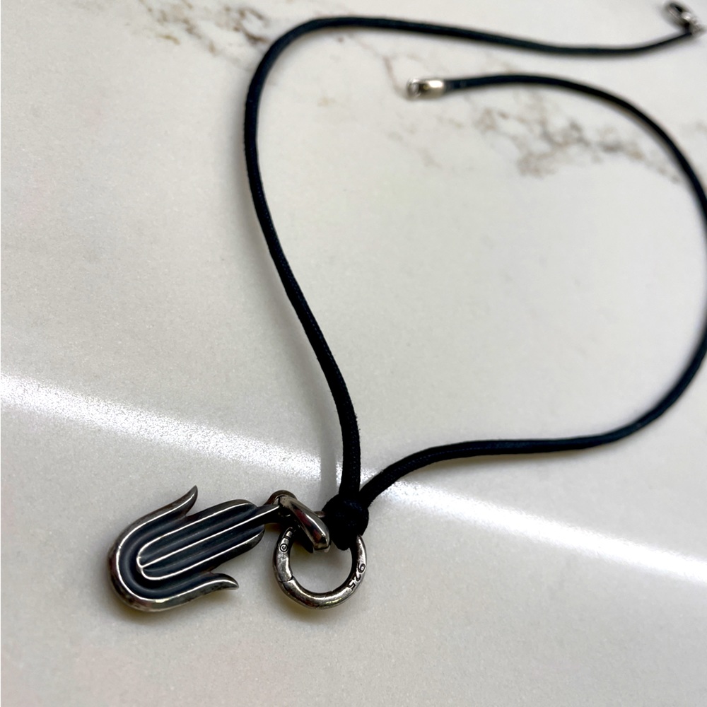 David Yurman Circle Amulet Necklace (Bag included)